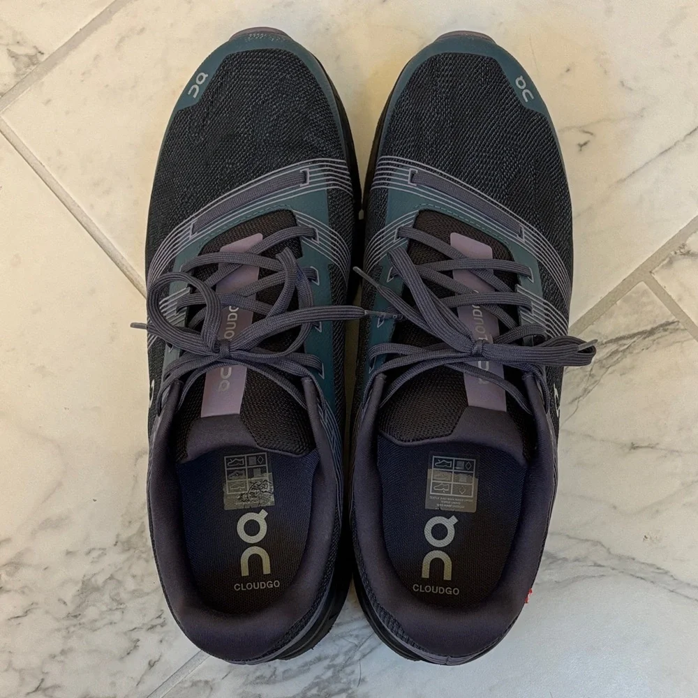 On Running Men's CloudGo Shoes - Picture 2 of 8